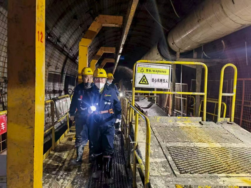 陜煤建設(shè)煤礦運(yùn)營服務(wù)分公司:收心歸位拉滿弦 筑牢防線保開工