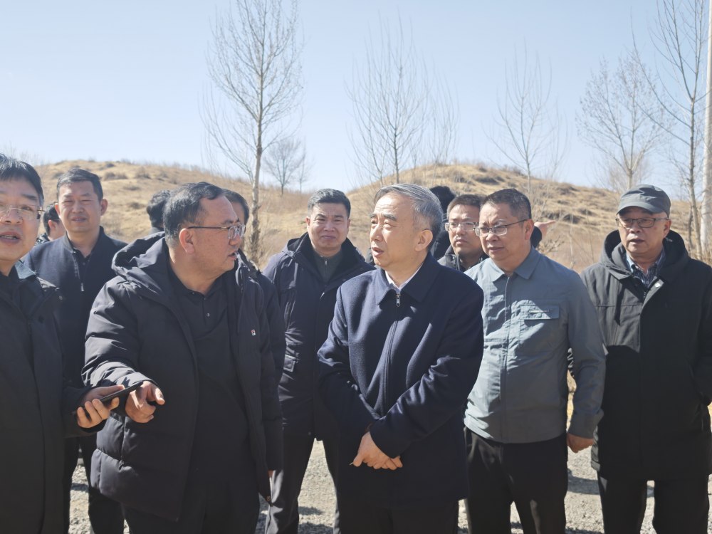 陜西鐵路物流集團黨委書記、董事長楊科生赴陜煤建設(shè)路橋分公司靖神鐵路項目調(diào)研