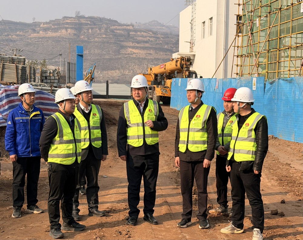 陜西省煤層氣公司黨委委員、紀(jì)委書記董巨國一行深入天工公司基層項目檢查指導(dǎo)