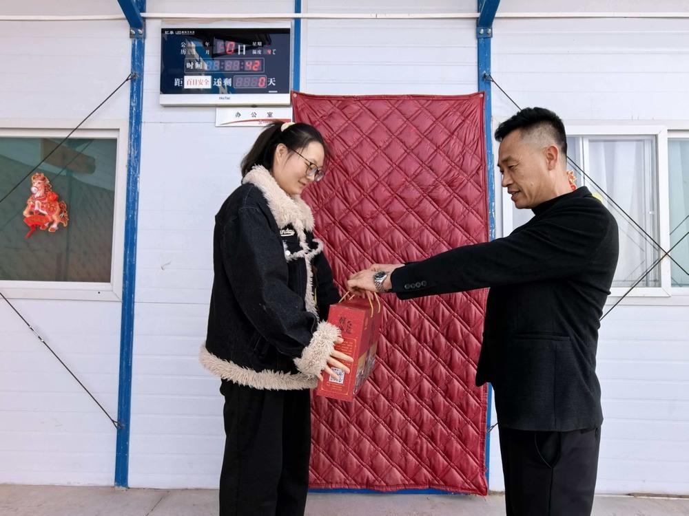 陜煤建設礦建二公司：深山荒漠暖風吹 細微之處見真情