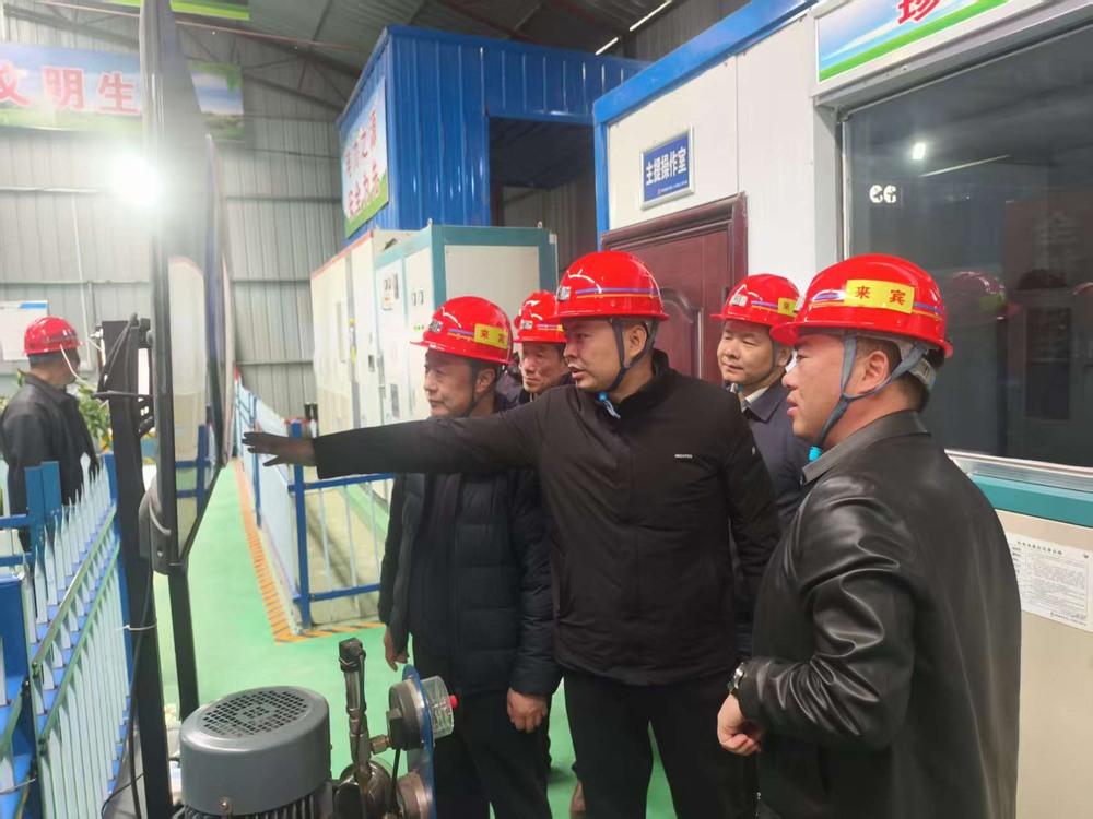 陜煤集團、韓城礦務(wù)局聯(lián)合檢查組蒞臨礦建二公司第二項目部檢查指導(dǎo)