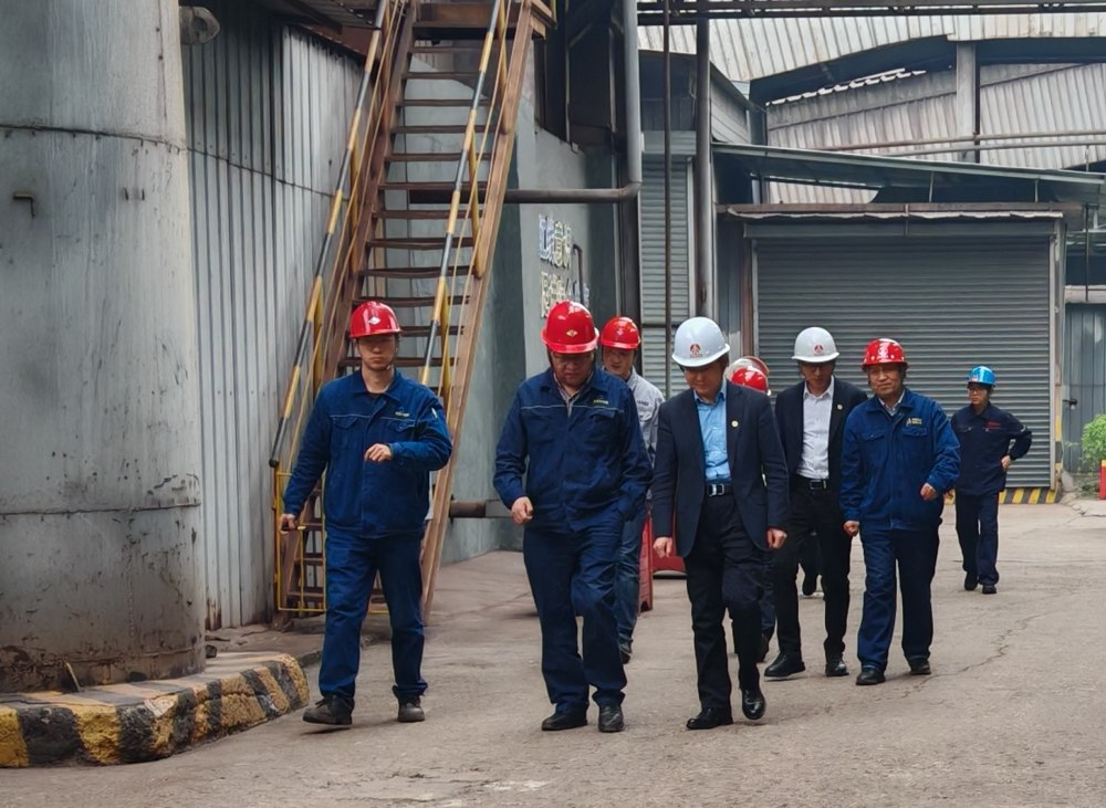 陜煤灃京新型能源科技有限公司董事長楊剛深入漢中分公司項目一線調(diào)研指導(dǎo)工作